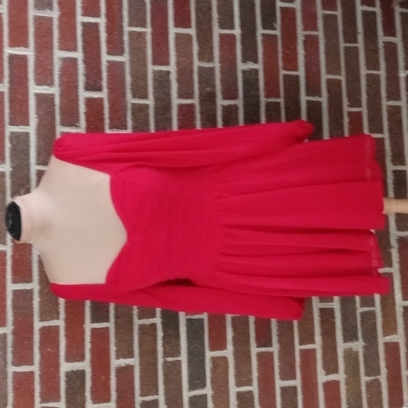 Red party dress. Flowy and beautiful size 8/10 - Picture 1 of 5